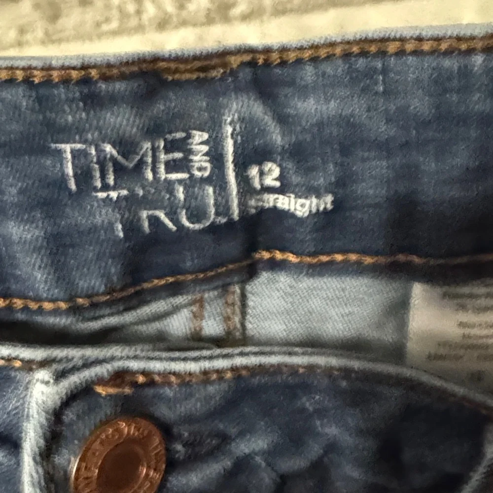 Time and Tru Indigo Straight Leg Jeans 12 - Picture 2 of 5